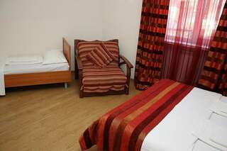 Гостиница Арго Геленджик Четырехместный номер-2